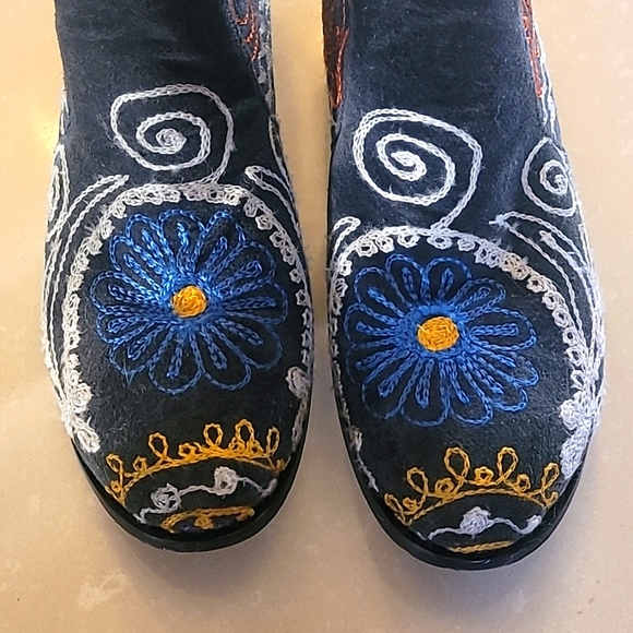 Zeyzani Suede Suzani Boots - Picture 3 of 8